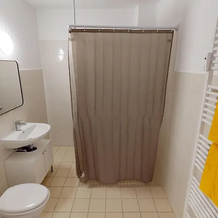 2-raum-appartement Mit Balkon, Wlan Chemnitz